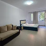 Tirent Apartment-Cozy 2-Bedroom Stay In Don Bosko
