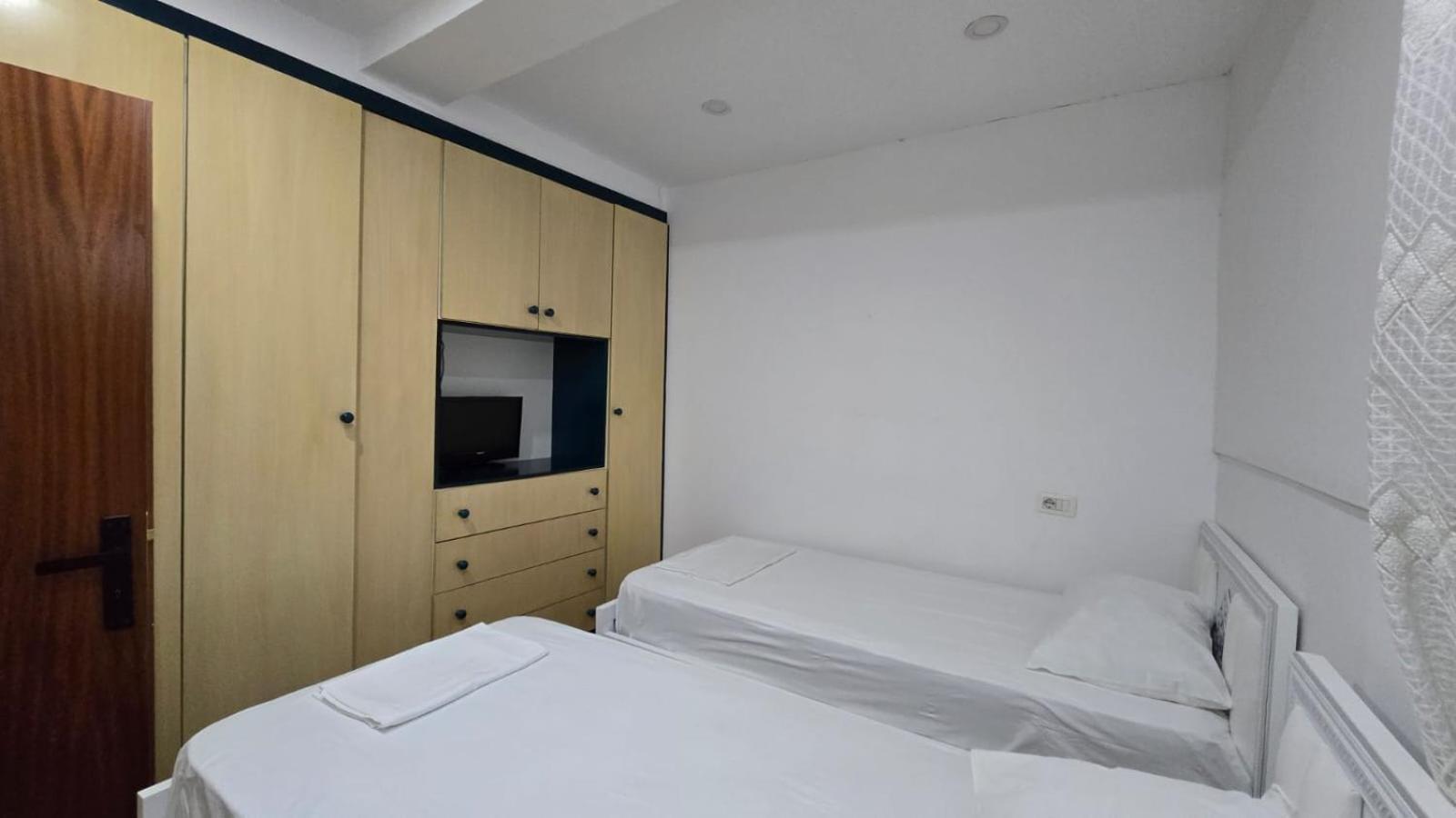 Leilighet Tirent Apartment-cozy 2-bedroom In Don Bosko Tiranë