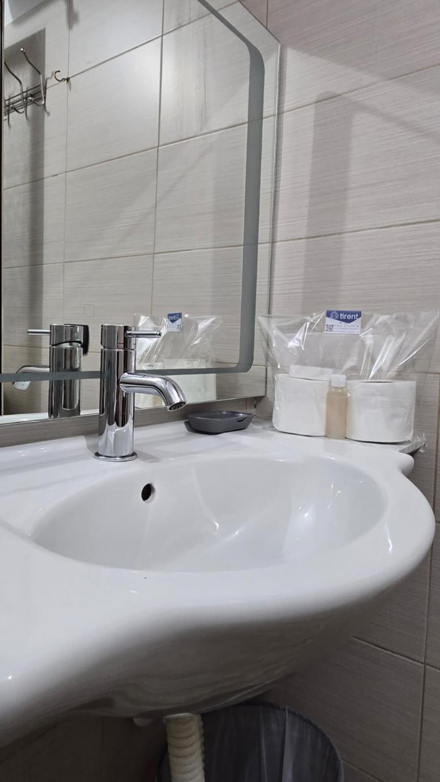 Tirent Apartment-cozy 2-bedroom In Don Bosko Leilighet Tiranë